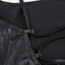 Vestido Mini Feminino em Couro Sintético Preto com Decote Quadrado | Bella Stilo