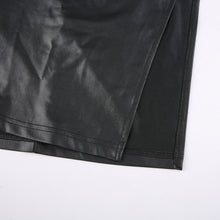 Vestido Mini Feminino em Couro Sintético Preto com Decote Quadrado | Bella Stilo
